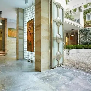 Palazzo Beltrade By Halldis ميلان