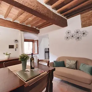 san-gimignano-apartments-vernaccia.it-tuscanyhotel.com/