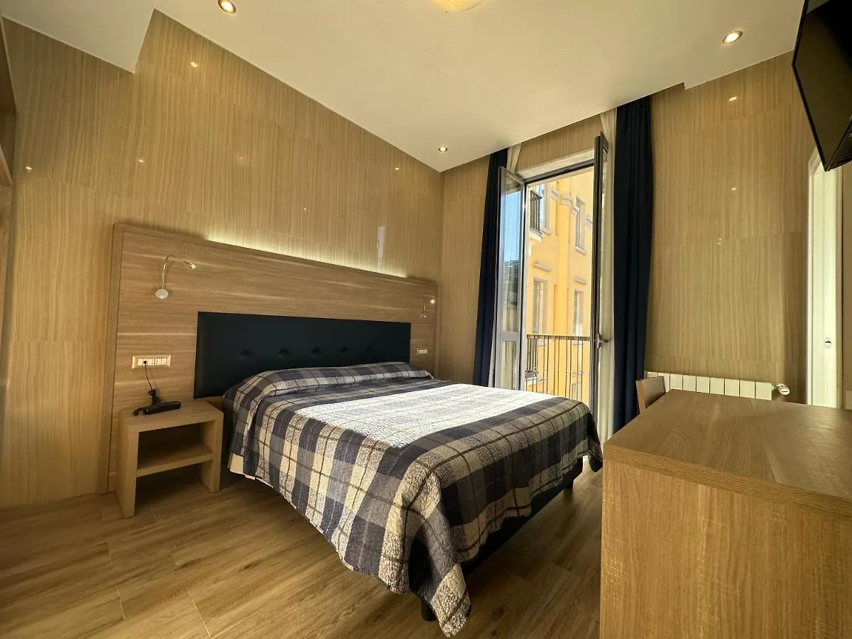 Hotel Midway ميلان