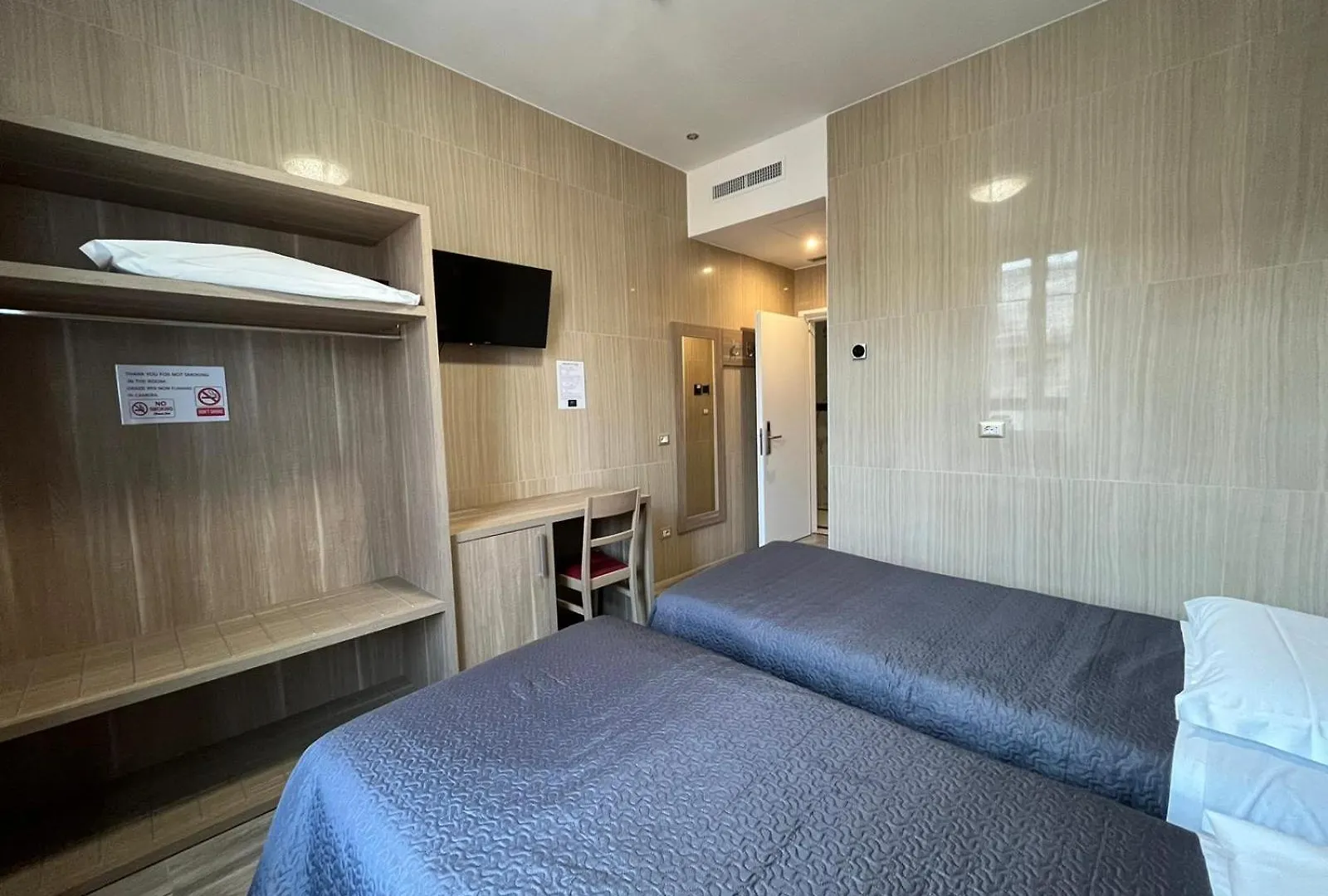 Hotel Midway ميلان 3*,